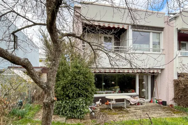 Rückansicht und Garten