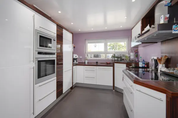 Küche EG der Immobilie: Familienfreundliches Reihenmittelhaus mit  Einliegerbereich und Garage (Foto)