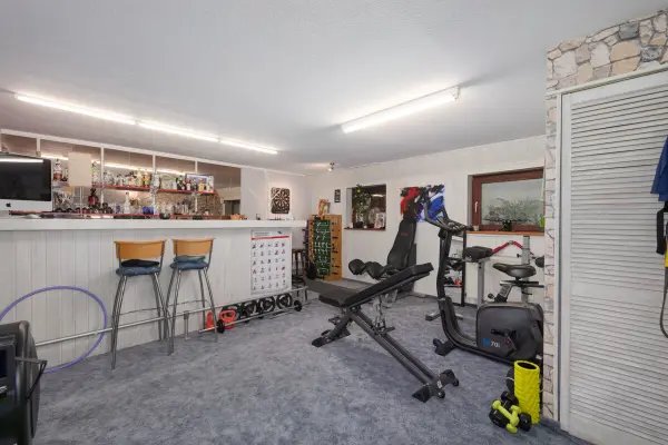 Hobbyraum UG der Immobilie: Familienfreundliches Reihenmittelhaus mit  Einliegerbereich und Garage (Foto)