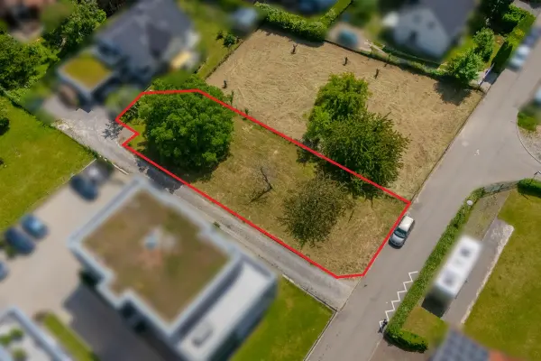 Luftbild - die Grenzlinien sind skizziert und können von den tatsächlichen etwas abweichen!der Immobilien: "Attraktives Baugrundstück mit Potenzial!" (Foto)