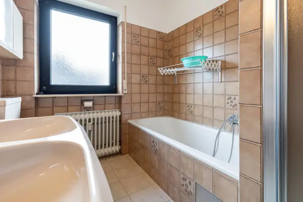 Tageslichtbadder Immobilien: Charmante 2-Zi.-ETW – Gut geschnitten & bereit für frischen Wind! (Foto)