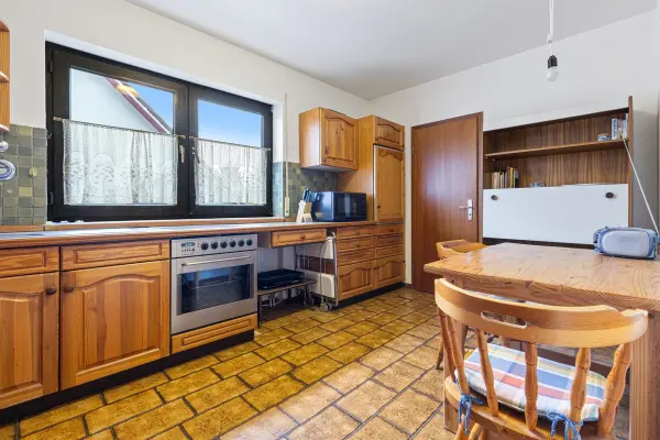 Kücheder Immobilien: Charmante 2-Zi.-ETW – Gut geschnitten & bereit für frischen Wind! (Foto)