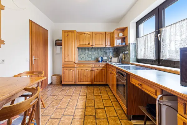 Kücheder Immobilien: Charmante 2-Zi.-ETW – Gut geschnitten & bereit für frischen Wind! (Foto)