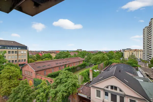 Büroeinheit Aussicht nach Süden der Immobilie: Investieren, wo die Stadt pulsiert – Multi-Use-Immobilie mit Top-Sanierungstandard (Foto)