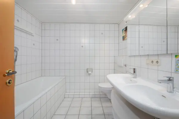 Badezimmer OG Vorderhaus