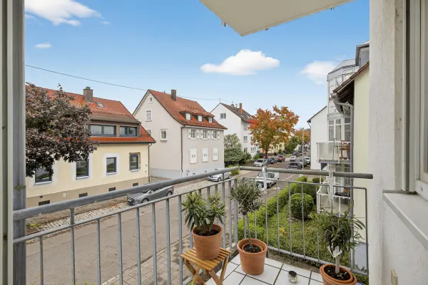 Balkon 2 der Immobilie: Licht, Luft & Lebensqualität – perfekt geschnittene 2-Zimmer-Wohnung (Foto)