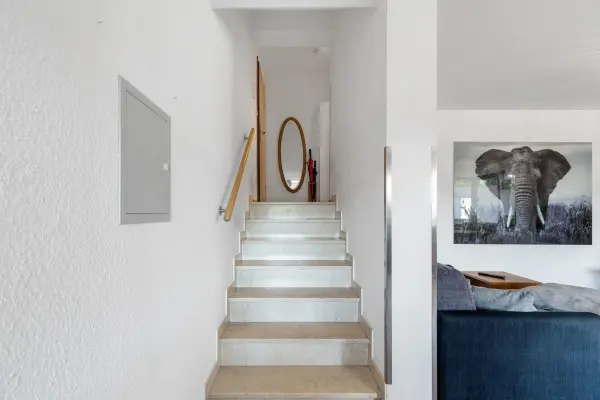 Treppe zur oberen Ebene