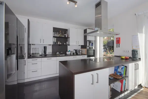 Küche EG der Immobilie: Frei stehendes KfW-40 Haus mit Pool und Garten in Neureut-Kirchfeld (Foto)