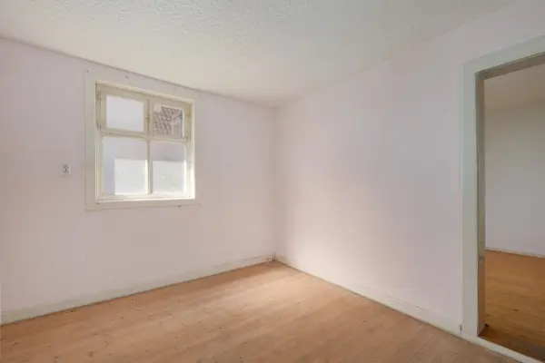 Zimmer OG der Immobilie: Leben, wo Geschichte wohnt – großes Fachwerkhaus mit viel Platz für Ideen (Foto)