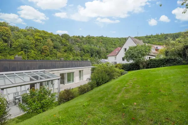 Rückansicht und Garten