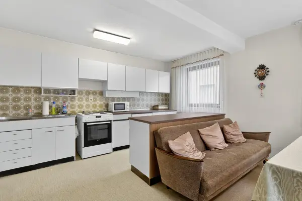 Wohnküche Ansicht 1 der Immobilie: Ein Haus, das auf Ihre Ideen wartet – mit Scheune, Garten & Geschichte (Foto)